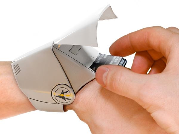 穿戴空氣凈化設(shè)備.jpg 穿戴空氣凈化設(shè)備.jpg